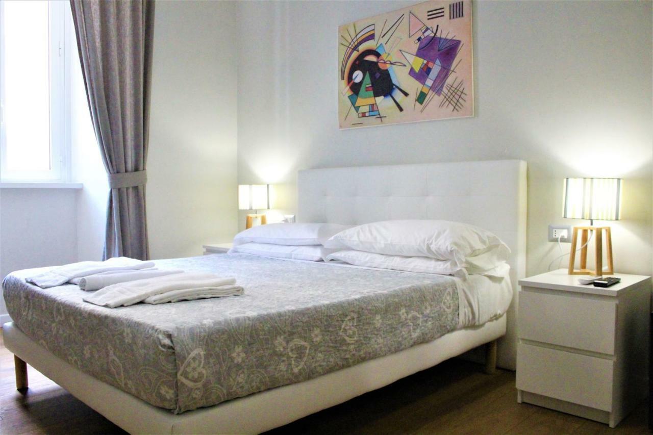 Hotel The Castle Inside Roma Esterno foto